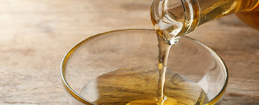 Pouring oil